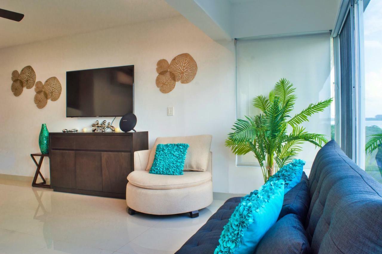 Brisas Beachfront Penthouses カンクン エクステリア 写真